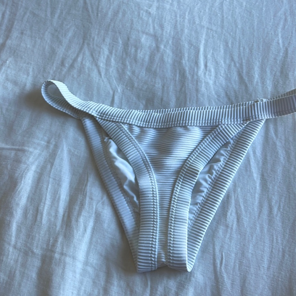 White ribbed bikini bottoms